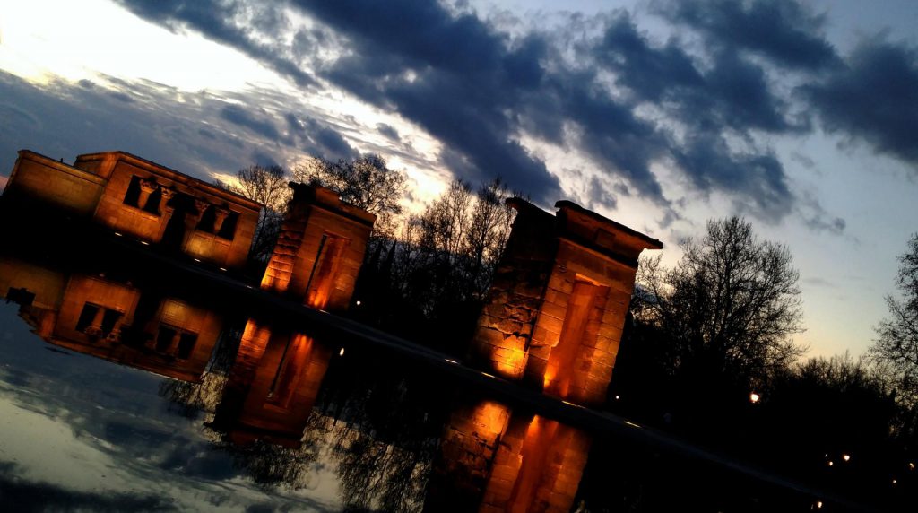 Alex_Tello_Templo_de_debod-1rBatD